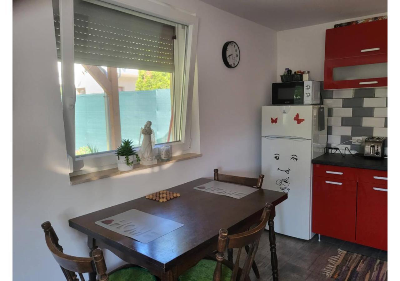 Апартаменты Forras Vendeghaz Тата Экстерьер фото